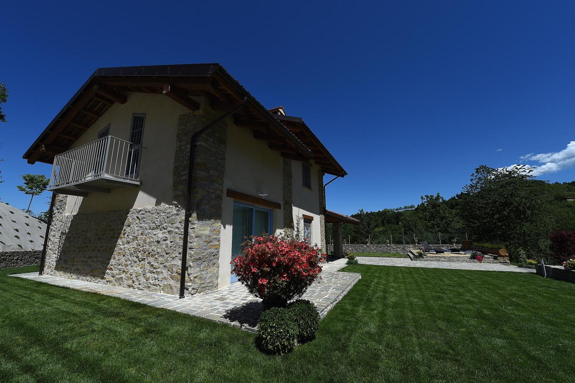 La Casetta Cerretto Langhe Dış mekan fotoğraf